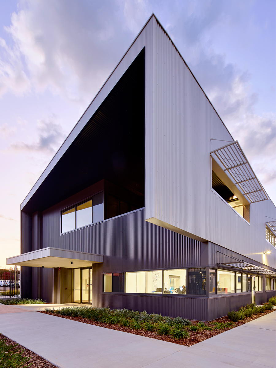 002-administration-building-dusk-woden-bus-depot-richard-crookes-constructions-industrial